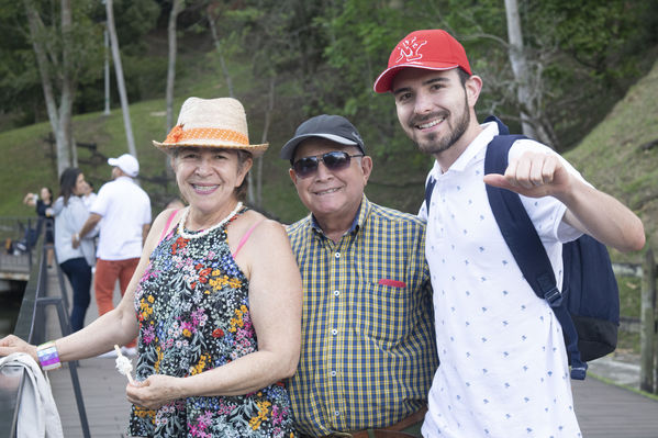 Día de la Familia EPM - 2019
Día de la Familia EPM - 2019
Fecha: Julio 27 2019
Para descargar esta fotografía en alta resolución, haga clic sobre la imagen hasta que la misma se despliegue en la pantalla completa; luego dé clic derecho y elija la opción "guardar imagen como".
En caso de publicación por cualquier medio, solicitamos acompañarla del crédito: "Foto EPM"
Palabras clave: Día de la Familia EPM - 2019