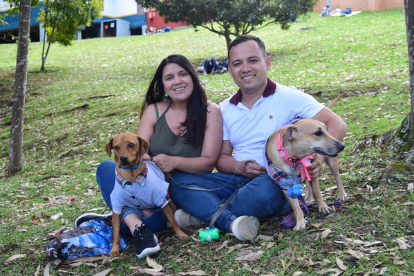 Día de la Familia EPM - 2019
Día de la Familia EPM - 2019
Fecha: Julio 27 2019
Para descargar esta fotografía en alta resolución, haga clic sobre la imagen hasta que la misma se despliegue en la pantalla completa; luego dé clic derecho y elija la opción "guardar imagen como".
En caso de publicación por cualquier medio, solicitamos acompañarla del crédito: "Foto EPM"
Palabras clave: Día de la Familia EPM - 2019