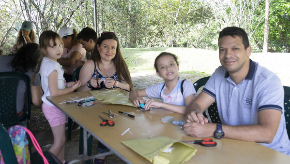 Día de la Familia EPM - 2019
Día de la Familia EPM - 2019
Fecha: Julio 27 2019
Para descargar esta fotografía en alta resolución, haga clic sobre la imagen hasta que la misma se despliegue en la pantalla completa; luego dé clic derecho y elija la opción "guardar imagen como".
En caso de publicación por cualquier medio, solicitamos acompañarla del crédito: "Foto EPM"
Palabras clave: Día de la Familia EPM - 2019
