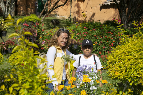 Día de la Familia EPM - 2019
Día de la Familia EPM - 2019
Fecha: Julio 27 2019
Para descargar esta fotografía en alta resolución, haga clic sobre la imagen hasta que la misma se despliegue en la pantalla completa; luego dé clic derecho y elija la opción "guardar imagen como".
En caso de publicación por cualquier medio, solicitamos acompañarla del crédito: "Foto EPM"
Palabras clave: Día de la Familia EPM - 2019