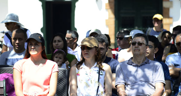 Día de la Familia EPM - 2019
Día de la Familia EPM - 2019
Fecha: Julio 27 2019
Para descargar esta fotografía en alta resolución, haga clic sobre la imagen hasta que la misma se despliegue en la pantalla completa; luego dé clic derecho y elija la opción "guardar imagen como".
En caso de publicación por cualquier medio, solicitamos acompañarla del crédito: "Foto EPM"
Palabras clave: Día de la Familia EPM - 2019