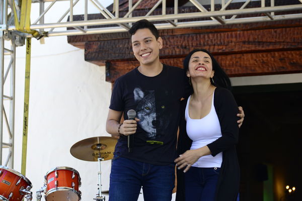 Día de la Familia EPM - 2019
Día de la Familia EPM - 2019
Fecha: Julio 27 2019
Para descargar esta fotografía en alta resolución, haga clic sobre la imagen hasta que la misma se despliegue en la pantalla completa; luego dé clic derecho y elija la opción "guardar imagen como".
En caso de publicación por cualquier medio, solicitamos acompañarla del crédito: "Foto EPM"
Palabras clave: Día de la Familia EPM - 2019