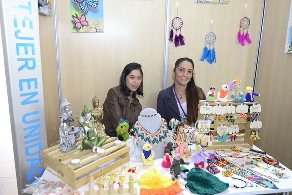 Día de la Familia EPM - 2019
Día de la Familia EPM - 2019
Fecha: Julio 27 2019
Para descargar esta fotografía en alta resolución, haga clic sobre la imagen hasta que la misma se despliegue en la pantalla completa; luego dé clic derecho y elija la opción "guardar imagen como".
En caso de publicación por cualquier medio, solicitamos acompañarla del crédito: "Foto EPM"
Palabras clave: Día de la Familia EPM - 2019