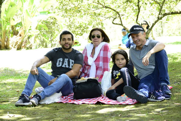 Día de la Familia EPM - 2019
Día de la Familia EPM - 2019
Fecha: Julio 27 2019
Para descargar esta fotografía en alta resolución, haga clic sobre la imagen hasta que la misma se despliegue en la pantalla completa; luego dé clic derecho y elija la opción "guardar imagen como".
En caso de publicación por cualquier medio, solicitamos acompañarla del crédito: "Foto EPM"
Palabras clave: Día de la Familia EPM - 2019