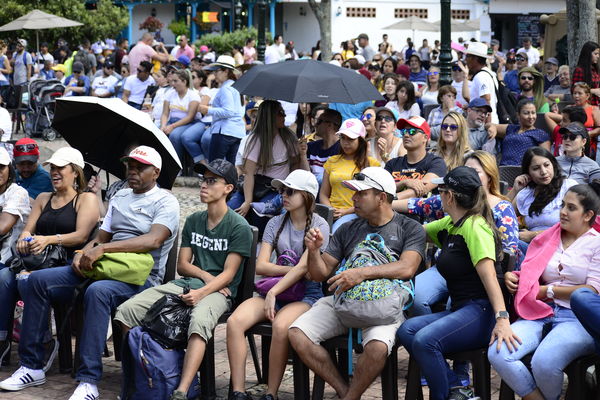 Día de la Familia EPM - 2019
Día de la Familia EPM - 2019
Fecha: Julio 27 2019
Para descargar esta fotografía en alta resolución, haga clic sobre la imagen hasta que la misma se despliegue en la pantalla completa; luego dé clic derecho y elija la opción "guardar imagen como".
En caso de publicación por cualquier medio, solicitamos acompañarla del crédito: "Foto EPM"
Palabras clave: Día de la Familia EPM - 2019