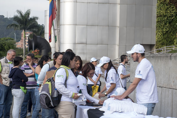 Brigada Comunitaria  Interinstitucional
Brigada Comunitaria - Interinstitucional
Fecha: Julio 28 de 2017
Para descargar esta fotografía en alta resolución, haga clic sobre la imagen hasta que la misma se despliegue en la pantalla completa; luego dé clic derecho y elija la opción "guardar imagen como". 
En caso de publicación por cualquier medio, solicitamos acompañarla del crédito: "Foto EPM"
Palabras clave: Brigada Comunitaria  Interinstitucional