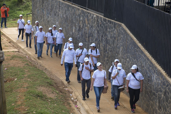 Brigada Comunitaria  Interinstitucional
Brigada Comunitaria - Interinstitucional
Fecha: Julio 28 de 2017
Para descargar esta fotografía en alta resolución, haga clic sobre la imagen hasta que la misma se despliegue en la pantalla completa; luego dé clic derecho y elija la opción "guardar imagen como". 
En caso de publicación por cualquier medio, solicitamos acompañarla del crédito: "Foto EPM"
Palabras clave: Brigada Comunitaria  Interinstitucional