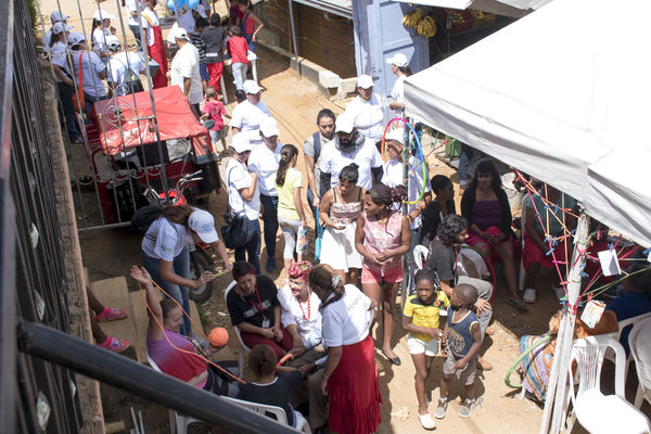 Brigada Comunitaria Interinstitucional
Brigada Comunitaria - Interinstitucional
Fecha: Julio 28 de 2017
Para descargar esta fotografía en alta resolución, haga clic sobre la imagen hasta que la misma se despliegue en la pantalla completa; luego dé clic derecho y elija la opción "guardar imagen como". 
En caso de publicación por cualquier medio, solicitamos acompañarla del crédito: "Foto EPM"
Palabras clave: Brigada Comunitaria Interinstitucional