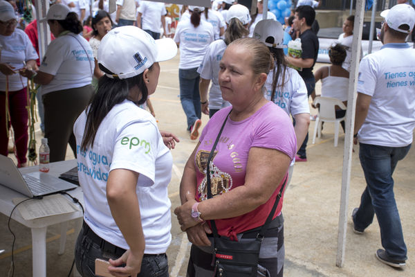 Brigada Comunitaria Interinstitucional
Brigada Comunitaria - Interinstitucional
Fecha: Julio 28 de 2017
Para descargar esta fotografía en alta resolución, haga clic sobre la imagen hasta que la misma se despliegue en la pantalla completa; luego dé clic derecho y elija la opción "guardar imagen como". 
En caso de publicación por cualquier medio, solicitamos acompañarla del crédito: "Foto EPM"
Palabras clave: Brigada Comunitaria Interinstitucional