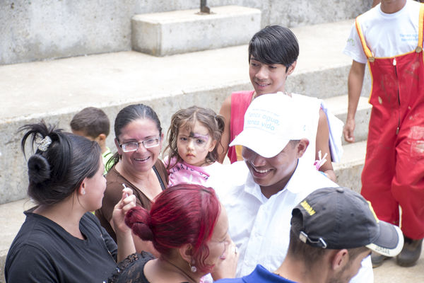 Brigada Comunitaria Interinstitucional
Brigada Comunitaria - Interinstitucional
Fecha: Julio 28 de 2017
Para descargar esta fotografía en alta resolución, haga clic sobre la imagen hasta que la misma se despliegue en la pantalla completa; luego dé clic derecho y elija la opción "guardar imagen como". 
En caso de publicación por cualquier medio, solicitamos acompañarla del crédito: "Foto EPM"
Palabras clave: Brigada Comunitaria Interinstitucional