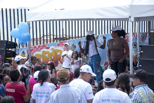 Brigada Comunitaria Interinstitucional
Brigada Comunitaria - Interinstitucional
Fecha: Julio 28 de 2017
Para descargar esta fotografía en alta resolución, haga clic sobre la imagen hasta que la misma se despliegue en la pantalla completa; luego dé clic derecho y elija la opción "guardar imagen como". 
En caso de publicación por cualquier medio, solicitamos acompañarla del crédito: "Foto EPM"
Palabras clave: Brigada Comunitaria Interinstitucional