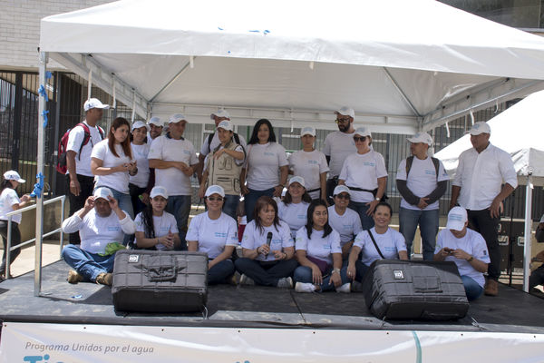 Brigada Comunitaria Interinstitucional
Brigada Comunitaria - Interinstitucional
Fecha: Julio 28 de 2017
Para descargar esta fotografía en alta resolución, haga clic sobre la imagen hasta que la misma se despliegue en la pantalla completa; luego dé clic derecho y elija la opción "guardar imagen como". 
En caso de publicación por cualquier medio, solicitamos acompañarla del crédito: "Foto EPM"
Palabras clave: Brigada Comunitaria Interinstitucional