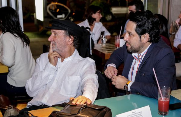 III Encuentro de Directivos Grupo EPM (Día 1)
III Encuentro de Directivos Grupo EPM (Día 1)     
Fecha: Julio 29 de 2015. Lugar: Medellín - Restaurante Bonuar
Para descargar esta fotografía en alta resolución, haga clic sobre la imagen hasta que la misma se despliegue en la pantalla completa; luego dé clic derecho y elija la opción "guardar imagen como". 
En caso de publicación por cualquier medio, solicitamos acompañarla del crédito: "Foto EPM"
Palabras clave: III Encuentro Directivos Grupo EPM