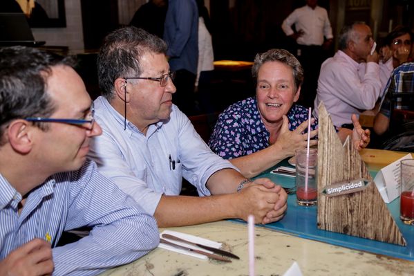 III Encuentro de Directivos Grupo EPM (Día 1)
III Encuentro de Directivos Grupo EPM (Día 1)     
Fecha: Julio 29 de 2015. Lugar: Medellín - Restaurante Bonuar
Para descargar esta fotografía en alta resolución, haga clic sobre la imagen hasta que la misma se despliegue en la pantalla completa; luego dé clic derecho y elija la opción "guardar imagen como". 
En caso de publicación por cualquier medio, solicitamos acompañarla del crédito: "Foto EPM"
Palabras clave: III Encuentro Directivos Grupo EPM