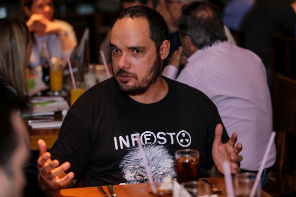 III Encuentro de Directivos Grupo EPM (Día 1)
III Encuentro de Directivos Grupo EPM (Día 1)     
Fecha: Julio 29 de 2015. Lugar: Medellín - Restaurante Bonuar
Para descargar esta fotografía en alta resolución, haga clic sobre la imagen hasta que la misma se despliegue en la pantalla completa; luego dé clic derecho y elija la opción "guardar imagen como". 
En caso de publicación por cualquier medio, solicitamos acompañarla del crédito: "Foto EPM"
Palabras clave: III Encuentro Directivos Grupo EPM