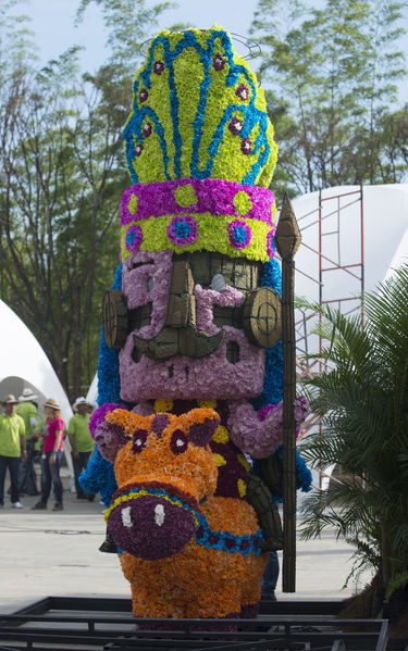 Gigantes de Flores 2015
Gigantes de Flores 2015
Fecha: Julio 31 de 2015. 
Para descargar esta fotografía en alta resolución, haga clic sobre la imagen hasta que la misma se despliegue en la pantalla completa; luego dé clic derecho y elija la opción "guardar imagen como". 
En caso de publicación por cualquier medio, solicitamos acompañarla del crédito: "Foto EPM"
Palabras clave: Gigantes Flores 2015