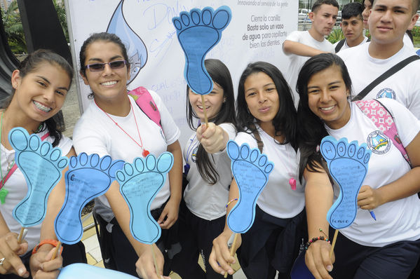 Premiación del concurso Misión Cuidamundos por el Agua 
Premiación del concurso Misión Cuidamundos por el Agua      
Fecha: Julio 30 de 2015. Lugar: Medellín – Edificio EPM Auditorio Himerio Pérez López
Para descargar esta fotografía en alta resolución, haga clic sobre la imagen hasta que la misma se despliegue en la pantalla completa; luego dé clic derecho y elija la opción "guardar imagen como". 
En caso de publicación por cualquier medio, solicitamos acompañarla del crédito: "Foto EPM"
Palabras clave: Premiación concurso Misión Cuidamundos  Agua