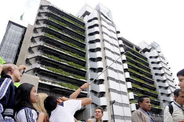 Premiación del concurso Misión Cuidamundos por el Agua 
Premiación del concurso Misión Cuidamundos por el Agua       
Fecha: Julio 30 de 2015. Lugar: Medellín – Edificio EPM Auditorio Himerio Pérez López
Para descargar esta fotografía en alta resolución, haga clic sobre la imagen hasta que la misma se despliegue en la pantalla completa; luego dé clic derecho y elija la opción "guardar imagen como". 
En caso de publicación por cualquier medio, solicitamos acompañarla del crédito: "Foto EPM"
Palabras clave: Premiación concurso Misión Cuidamundos  Agua