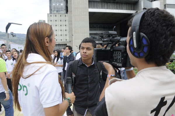Premiación del concurso Misión Cuidamundos por el Agua
Premiación del concurso Misión Cuidamundos por el Agua       
Fecha: Julio 30 de 2015. Lugar: Medellín – Edificio EPM Auditorio Himerio Pérez López
Para descargar esta fotografía en alta resolución, haga clic sobre la imagen hasta que la misma se despliegue en la pantalla completa; luego dé clic derecho y elija la opción "guardar imagen como". 
En caso de publicación por cualquier medio, solicitamos acompañarla del crédito: "Foto EPM"
Palabras clave: Premiación concurso Misión Cuidamundos Agua