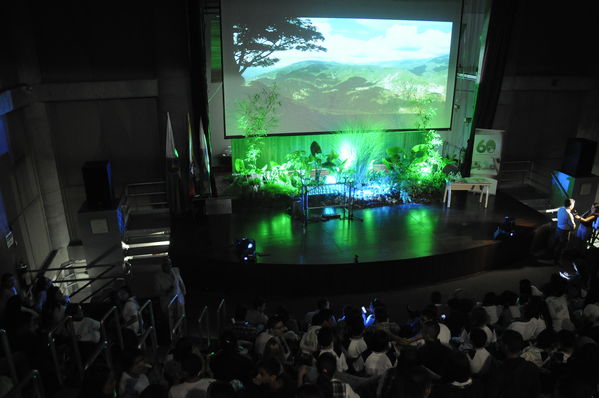 Premiación del concurso Misión Cuidamundos por el Agua
Premiación del concurso Misión Cuidamundos por el Agua       
Fecha: Julio 30 de 2015. Lugar: Medellín – Edificio EPM Auditorio Himerio Pérez López
Para descargar esta fotografía en alta resolución, haga clic sobre la imagen hasta que la misma se despliegue en la pantalla completa; luego dé clic derecho y elija la opción "guardar imagen como". 
En caso de publicación por cualquier medio, solicitamos acompañarla del crédito: "Foto EPM"
Palabras clave: Premiación concurso Misión Cuidamundos Agua