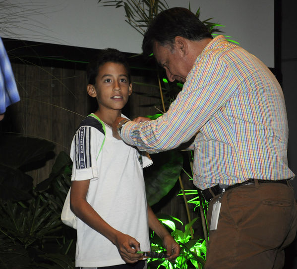 Premiación del concurso Misión Cuidamundos por el Agua
Premiación del concurso Misión Cuidamundos por el Agua       
Fecha: Julio 30 de 2015. Lugar: Medellín – Edificio EPM Auditorio Himerio Pérez López
Para descargar esta fotografía en alta resolución, haga clic sobre la imagen hasta que la misma se despliegue en la pantalla completa; luego dé clic derecho y elija la opción "guardar imagen como". 
En caso de publicación por cualquier medio, solicitamos acompañarla del crédito: "Foto EPM"
Palabras clave: Premiación concurso Misión Cuidamundos Agua