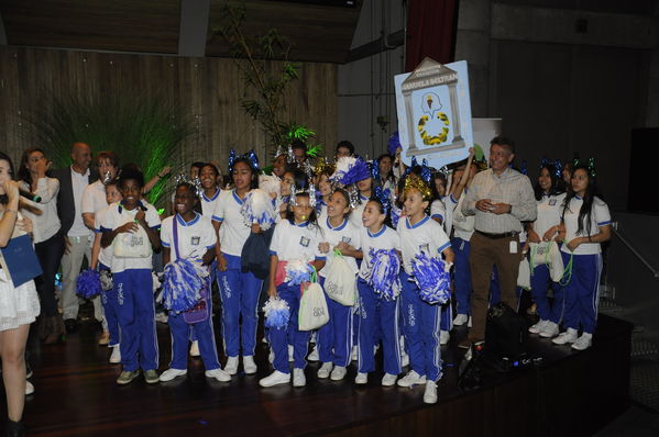 Premiación del concurso Misión Cuidamundos por el Agua
Premiación del concurso Misión Cuidamundos por el Agua       
Fecha: Julio 30 de 2015. Lugar: Medellín – Edificio EPM Auditorio Himerio Pérez López
Para descargar esta fotografía en alta resolución, haga clic sobre la imagen hasta que la misma se despliegue en la pantalla completa; luego dé clic derecho y elija la opción "guardar imagen como". 
En caso de publicación por cualquier medio, solicitamos acompañarla del crédito: "Foto EPM"
Palabras clave: Premiación concurso Misión Cuidamundos Agua