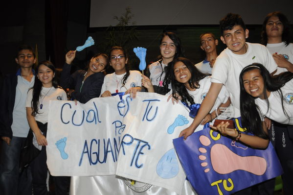Premiación del concurso Misión Cuidamundos por el Agua
Premiación del concurso Misión Cuidamundos por el Agua       
Fecha: Julio 30 de 2015. Lugar: Medellín – Edificio EPM Auditorio Himerio Pérez López
Para descargar esta fotografía en alta resolución, haga clic sobre la imagen hasta que la misma se despliegue en la pantalla completa; luego dé clic derecho y elija la opción "guardar imagen como". 
En caso de publicación por cualquier medio, solicitamos acompañarla del crédito: "Foto EPM"
Palabras clave: Premiación concurso Misión Cuidamundos Agua