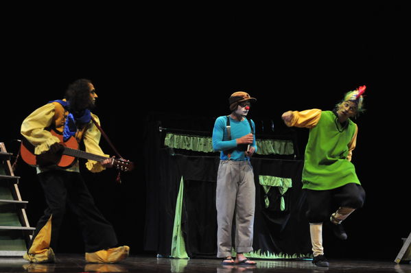 Festival Cultural Intercomunas EPM
Festival Cultural Intercomunas EPM
Fecha: Julio 4  de 2013. Lugar: Teatro Pablo Tobón Uribe
Para descargar esta fotografía en alta resolución, haga clic sobre la imagen hasta que la misma se despliegue en la pantalla completa; luego dé clic derecho y elija la opción "guardar imagen como". 
En caso de publicación por cualquier medio, solicitamos acompañarla del crédito: "Cortesía EPM".
Palabras clave: Festival Cultural Intercomunas EPM