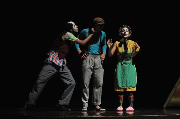 Festival Cultural Intercomunas EPM
Festival Cultural Intercomunas EPM
Fecha: Julio 4  de 2013. Lugar: Teatro Pablo Tobón Uribe
Para descargar esta fotografía en alta resolución, haga clic sobre la imagen hasta que la misma se despliegue en la pantalla completa; luego dé clic derecho y elija la opción "guardar imagen como". 
En caso de publicación por cualquier medio, solicitamos acompañarla del crédito: "Cortesía EPM".
Palabras clave: Festival Cultural Intercomunas EPM