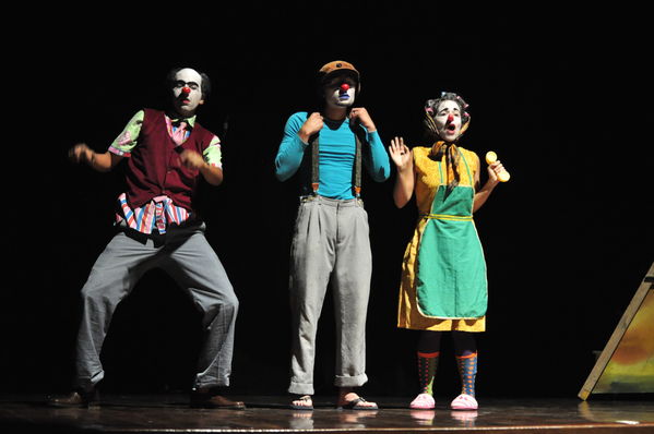 Festival Cultural Intercomunas EPM
Festival Cultural Intercomunas EPM
Fecha: Julio 4  de 2013. Lugar: Teatro Pablo Tobón Uribe
Para descargar esta fotografía en alta resolución, haga clic sobre la imagen hasta que la misma se despliegue en la pantalla completa; luego dé clic derecho y elija la opción "guardar imagen como". 
En caso de publicación por cualquier medio, solicitamos acompañarla del crédito: "Cortesía EPM".
Palabras clave: Festival Cultural Intercomunas EPM