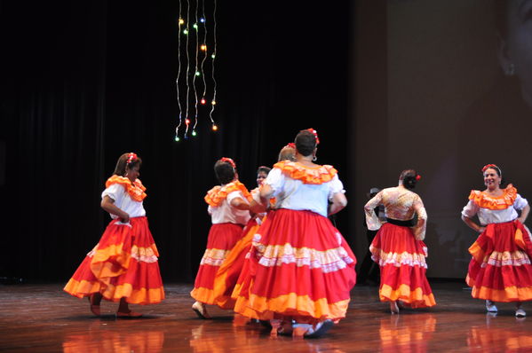 Festival Cultural Intercomunas EPM
Festival Cultural Intercomunas EPM
Fecha: Julio 4  de 2013. Lugar: Teatro Pablo Tobón Uribe
Para descargar esta fotografía en alta resolución, haga clic sobre la imagen hasta que la misma se despliegue en la pantalla completa; luego dé clic derecho y elija la opción "guardar imagen como". 
En caso de publicación por cualquier medio, solicitamos acompañarla del crédito: "Cortesía EPM".
Palabras clave: Festival Cultural Intercomunas EPM
