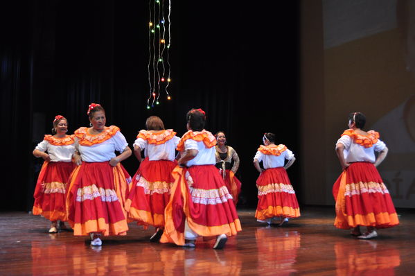 Festival Cultural Intercomunas EPM
Festival Cultural Intercomunas EPM
Fecha: Julio 4  de 2013. Lugar: Teatro Pablo Tobón Uribe
Para descargar esta fotografía en alta resolución, haga clic sobre la imagen hasta que la misma se despliegue en la pantalla completa; luego dé clic derecho y elija la opción "guardar imagen como". 
En caso de publicación por cualquier medio, solicitamos acompañarla del crédito: "Cortesía EPM".
Palabras clave: Festival Cultural Intercomunas EPM