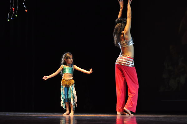 Festival Cultural Intercomunas EPM
Festival Cultural Intercomunas EPM
Fecha: Julio 4  de 2013. Lugar: Teatro Pablo Tobón Uribe
Para descargar esta fotografía en alta resolución, haga clic sobre la imagen hasta que la misma se despliegue en la pantalla completa; luego dé clic derecho y elija la opción "guardar imagen como". 
En caso de publicación por cualquier medio, solicitamos acompañarla del crédito: "Cortesía EPM".
Palabras clave: Festival Cultural Intercomunas EPM