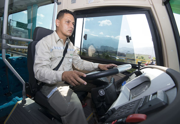 Primer bus eléctrico de EPM
Primer bus eléctrico de EPM
Fecha: Julio 4 de 2017
Para descargar esta fotografía en alta resolución, haga clic sobre la imagen hasta que la misma se despliegue en la pantalla completa; luego dé clic derecho y elija la opción "guardar imagen como". 
En caso de publicación por cualquier medio, solicitamos acompañarla del crédito: "Foto EPM"
Palabras clave: Primer bus eléctrico EPM