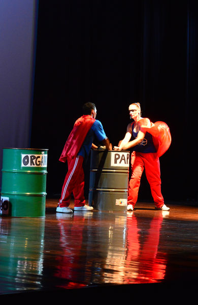 Festival Cultural Intercomunas EPM
 Festival Cultural Intercomunas EPM
Fecha: Julio 5  de 2013. Lugar: Teatro Pablo Tobón Uribe
Para descargar esta fotografía en alta resolución, haga clic sobre la imagen hasta que la misma se despliegue en la pantalla completa; luego dé clic derecho y elija la opción "guardar imagen como". 
En caso de publicación por cualquier medio, solicitamos acompañarla del crédito: "Cortesía EPM".
Palabras clave: Festival Cultural Intercomunas EPM