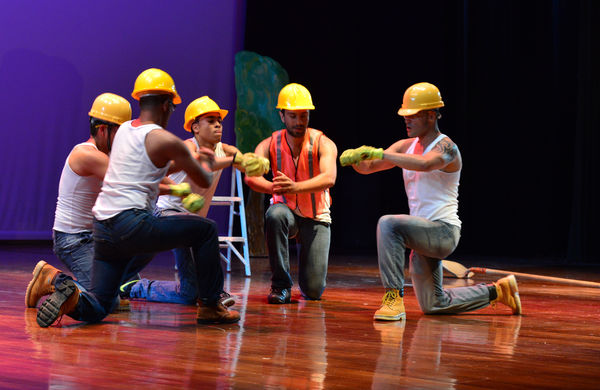  Festival Cultural Intercomunas EPM
 Festival Cultural Intercomunas EPM
Fecha: Julio 5  de 2013. Lugar: Teatro Pablo Tobón Uribe
Para descargar esta fotografía en alta resolución, haga clic sobre la imagen hasta que la misma se despliegue en la pantalla completa; luego dé clic derecho y elija la opción "guardar imagen como". 
En caso de publicación por cualquier medio, solicitamos acompañarla del crédito: "Cortesía EPM".
Palabras clave: Festival Cultural Intercomunas EPM
