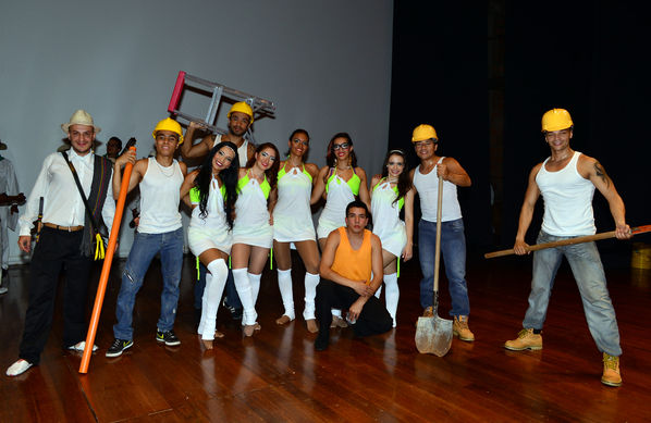  Festival Cultural Intercomunas EPM
 Festival Cultural Intercomunas EPM
Fecha: Julio 5  de 2013. Lugar: Teatro Pablo Tobón Uribe
Para descargar esta fotografía en alta resolución, haga clic sobre la imagen hasta que la misma se despliegue en la pantalla completa; luego dé clic derecho y elija la opción "guardar imagen como". 
En caso de publicación por cualquier medio, solicitamos acompañarla del crédito: "Cortesía EPM".
Palabras clave: Festival Cultural Intercomunas EPM