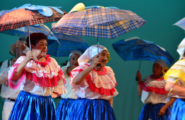  Festival Cultural Intercomunas EPM
 Festival Cultural Intercomunas EPM
Fecha: Julio 5  de 2013. Lugar: Teatro Pablo Tobón Uribe
Para descargar esta fotografía en alta resolución, haga clic sobre la imagen hasta que la misma se despliegue en la pantalla completa; luego dé clic derecho y elija la opción "guardar imagen como". 
En caso de publicación por cualquier medio, solicitamos acompañarla del crédito: "Cortesía EPM".
Palabras clave: Festival Cultural Intercomunas EPM