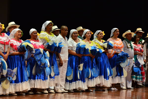  Festival Cultural Intercomunas EPM
 Festival Cultural Intercomunas EPM
Fecha: Julio 5  de 2013. Lugar: Teatro Pablo Tobón Uribe
Para descargar esta fotografía en alta resolución, haga clic sobre la imagen hasta que la misma se despliegue en la pantalla completa; luego dé clic derecho y elija la opción "guardar imagen como". 
En caso de publicación por cualquier medio, solicitamos acompañarla del crédito: "Cortesía EPM".
Palabras clave: Festival Cultural Intercomunas EPM