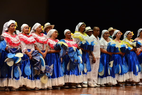  Festival Cultural Intercomunas EPM
 Festival Cultural Intercomunas EPM
Fecha: Julio 5  de 2013. Lugar: Teatro Pablo Tobón Uribe
Para descargar esta fotografía en alta resolución, haga clic sobre la imagen hasta que la misma se despliegue en la pantalla completa; luego dé clic derecho y elija la opción "guardar imagen como". 
En caso de publicación por cualquier medio, solicitamos acompañarla del crédito: "Cortesía EPM".
Palabras clave: Festival Cultural Intercomunas EPM
