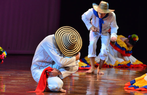  Festival Cultural Intercomunas EPM
 Festival Cultural Intercomunas EPM
Fecha: Julio 5  de 2013. Lugar: Teatro Pablo Tobón Uribe
Para descargar esta fotografía en alta resolución, haga clic sobre la imagen hasta que la misma se despliegue en la pantalla completa; luego dé clic derecho y elija la opción "guardar imagen como". 
En caso de publicación por cualquier medio, solicitamos acompañarla del crédito: "Cortesía EPM".
Palabras clave: Festival Cultural Intercomunas EPM