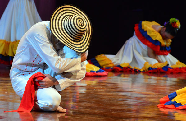  Festival Cultural Intercomunas EPM
 Festival Cultural Intercomunas EPM
Fecha: Julio 5  de 2013. Lugar: Teatro Pablo Tobón Uribe
Para descargar esta fotografía en alta resolución, haga clic sobre la imagen hasta que la misma se despliegue en la pantalla completa; luego dé clic derecho y elija la opción "guardar imagen como". 
En caso de publicación por cualquier medio, solicitamos acompañarla del crédito: "Cortesía EPM".
Palabras clave: Festival Cultural Intercomunas EPM