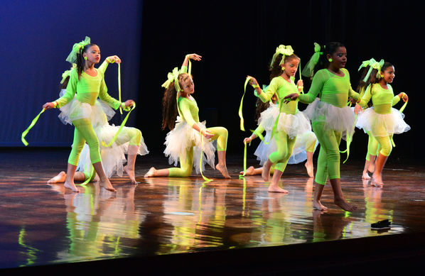  Festival Cultural Intercomunas EPM
 Festival Cultural Intercomunas EPM
Fecha: Julio 5  de 2013. Lugar: Teatro Pablo Tobón Uribe
Para descargar esta fotografía en alta resolución, haga clic sobre la imagen hasta que la misma se despliegue en la pantalla completa; luego dé clic derecho y elija la opción "guardar imagen como". 
En caso de publicación por cualquier medio, solicitamos acompañarla del crédito: "Cortesía EPM".
Palabras clave: Festival Cultural Intercomunas EPM