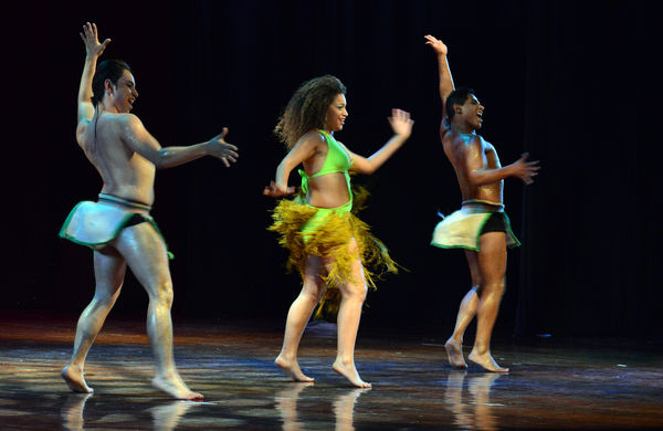 Festival Cultural Intercomunas EPM
 Festival Cultural Intercomunas EPM
Fecha: Julio 5  de 2013. Lugar: Teatro Pablo Tobón Uribe
Para descargar esta fotografía en alta resolución, haga clic sobre la imagen hasta que la misma se despliegue en la pantalla completa; luego dé clic derecho y elija la opción "guardar imagen como". 
En caso de publicación por cualquier medio, solicitamos acompañarla del crédito: "Cortesía EPM".
Palabras clave: Festival Cultural Intercomunas EPM