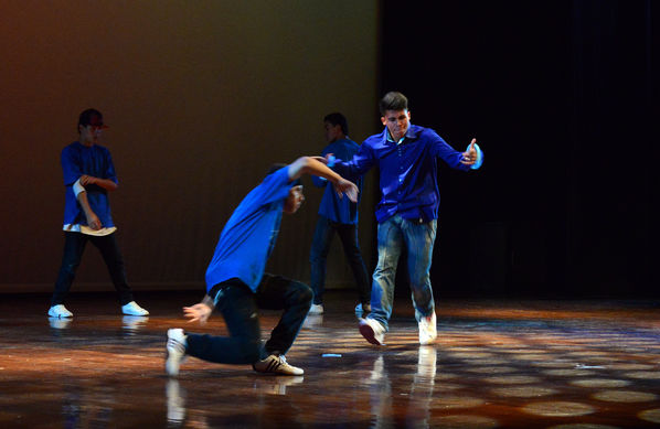  Festival Cultural Intercomunas EPM
 Festival Cultural Intercomunas EPM
Fecha: Julio 5  de 2013. Lugar: Teatro Pablo Tobón Uribe
Para descargar esta fotografía en alta resolución, haga clic sobre la imagen hasta que la misma se despliegue en la pantalla completa; luego dé clic derecho y elija la opción "guardar imagen como". 
En caso de publicación por cualquier medio, solicitamos acompañarla del crédito: "Cortesía EPM".
Palabras clave: Festival Cultural Intercomunas EPM