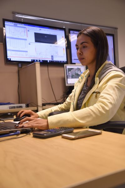 Centro de Monitoreo Técnico en Hidroituango 
Centro de Monitoreo Técnico en Hidroituango 
Fecha: Julio 6 2018.
Para descargar esta fotografía en alta resolución, haga clic sobre la imagen hasta que la misma se despliegue en la pantalla completa; luego dé clic derecho y elija la opción "guardar imagen como". 
En caso de publicación por cualquier medio, solicitamos acompañarla del crédito: "Foto EPM"
Palabras clave: Centro de Monitoreo Técnico en Hidroituango