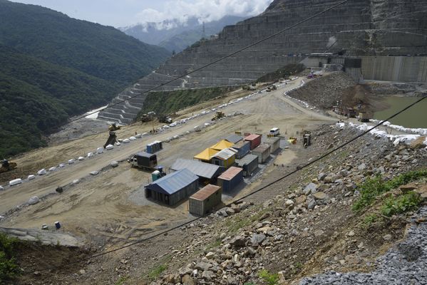 Trabajos y avances en la construcción de la Presa
Trabajos y avances en la construcción de la Presa
Fecha: Julio 6 2018.
Para descargar esta fotografía en alta resolución, haga clic sobre la imagen hasta que la misma se despliegue en la pantalla completa; luego dé clic derecho y elija la opción "guardar imagen como". 
En caso de publicación por cualquier medio, solicitamos acompañarla del crédito: "Foto EPM"
Palabras clave: Trabajos y avances en la construcción de la Presa