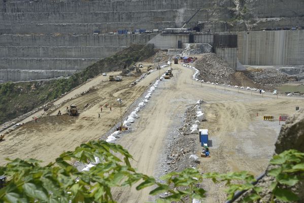 Trabajos y avances en la construcción de la Presa
Trabajos y avances en la construcción de la Presa
Fecha: Julio 6 2018.
Para descargar esta fotografía en alta resolución, haga clic sobre la imagen hasta que la misma se despliegue en la pantalla completa; luego dé clic derecho y elija la opción "guardar imagen como". 
En caso de publicación por cualquier medio, solicitamos acompañarla del crédito: "Foto EPM"
Palabras clave: Trabajos y avances en la construcción de la Presa