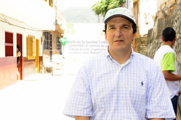 Inauguración del Gas Natural en el Occidente Antioqueño
Inauguración del Gas Natural en el Occidente Antioqueño
Fecha: Julio 9  de 2013. Lugar: Santa Fe de Antioquia
Para descargar esta fotografía en alta resolución, haga clic sobre la imagen hasta que la misma se despliegue en la pantalla completa; luego dé clic derecho y elija la opción "guardar imagen como". 
En caso de publicación por cualquier medio, solicitamos acompañarla del crédito: "Cortesía EPM".
Palabras clave: Inauguración Gas Natural Occidente Antioqueño
