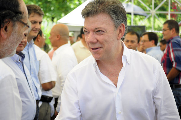 Inauguración del Gas Natural en el Occidente Antioqueño
Inauguración del Gas Natural en el Occidente Antioqueño
Fecha: Julio 9  de 2013. Lugar: Santa Fe de Antioquia
Para descargar esta fotografía en alta resolución, haga clic sobre la imagen hasta que la misma se despliegue en la pantalla completa; luego dé clic derecho y elija la opción "guardar imagen como". 
En caso de publicación por cualquier medio, solicitamos acompañarla del crédito: "Cortesía EPM".
Palabras clave: Inauguración Gas Natural Occidente Antioqueño